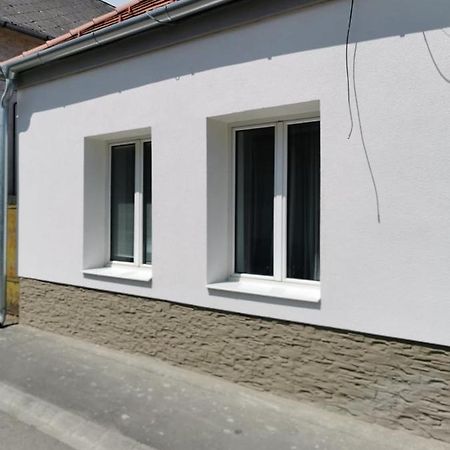 Tifani Apartman Кестхей Екстер'єр фото