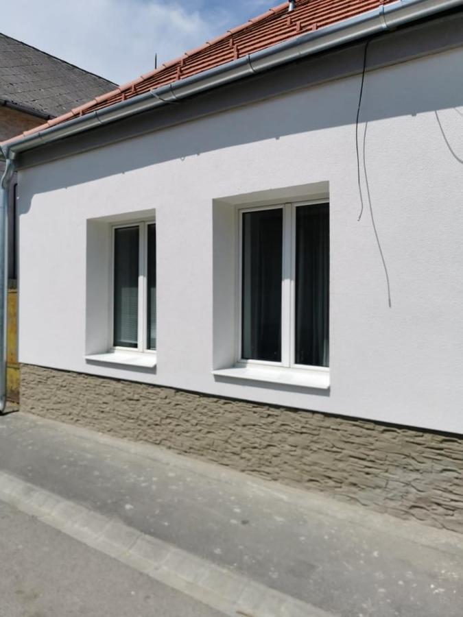 Tifani Apartman Кестхей Екстер'єр фото