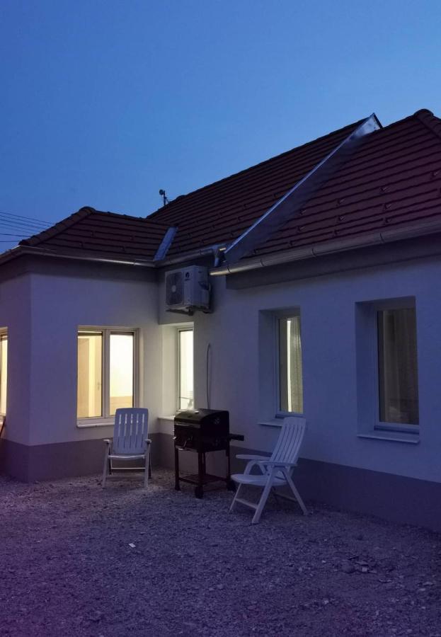 Tifani Apartman Кестхей Екстер'єр фото